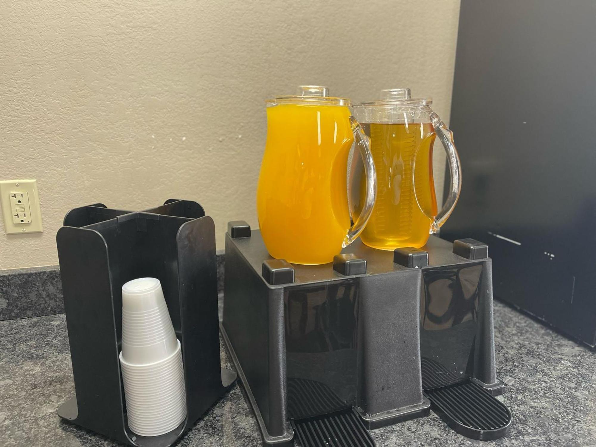 伊萨卡速8酒店 外观 照片